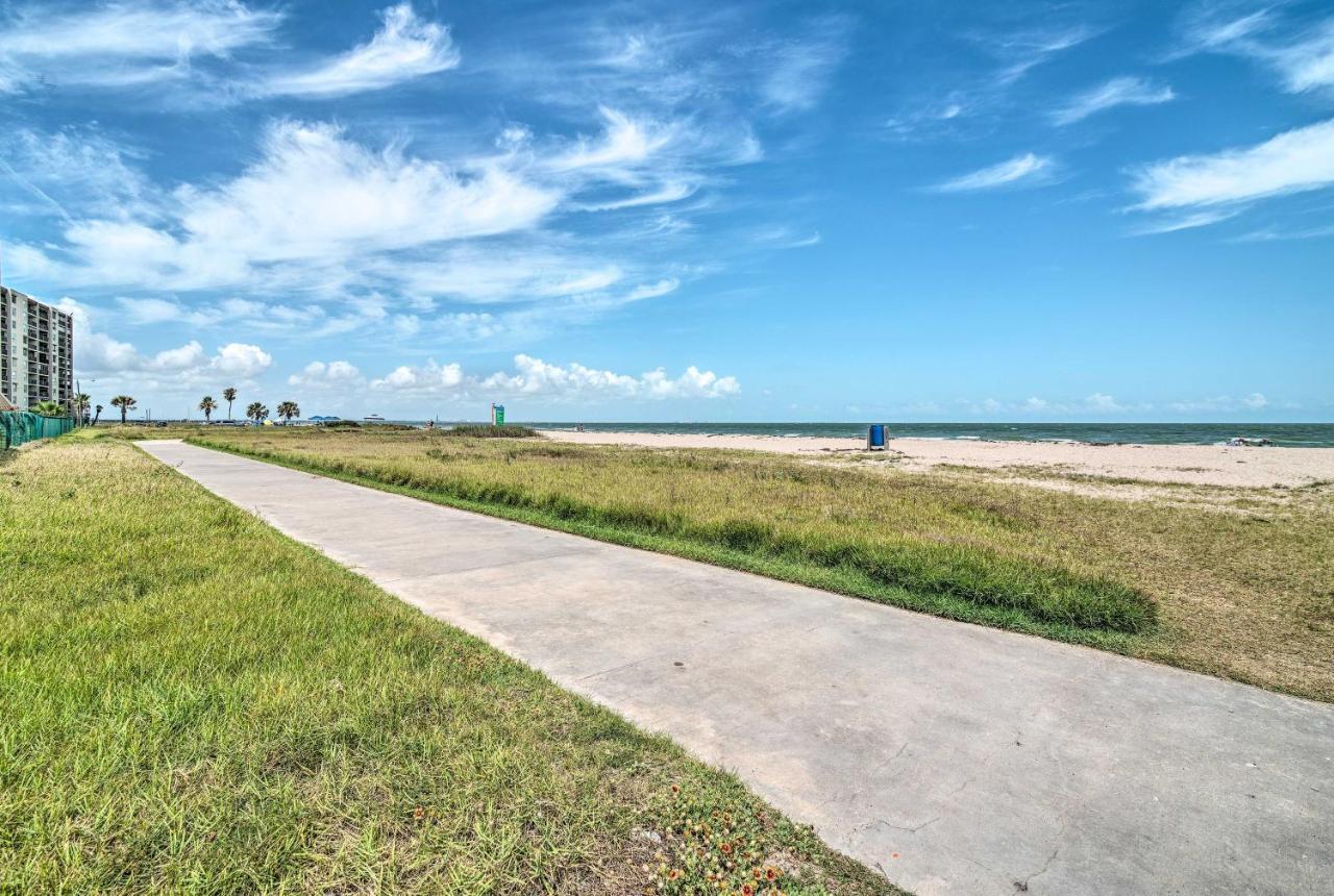 Beachfront Corpus Christi Condo With Arcade Room! Exterior photo