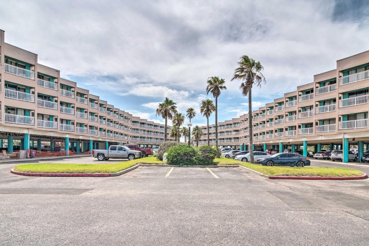 Beachfront Corpus Christi Condo With Arcade Room! Exterior photo